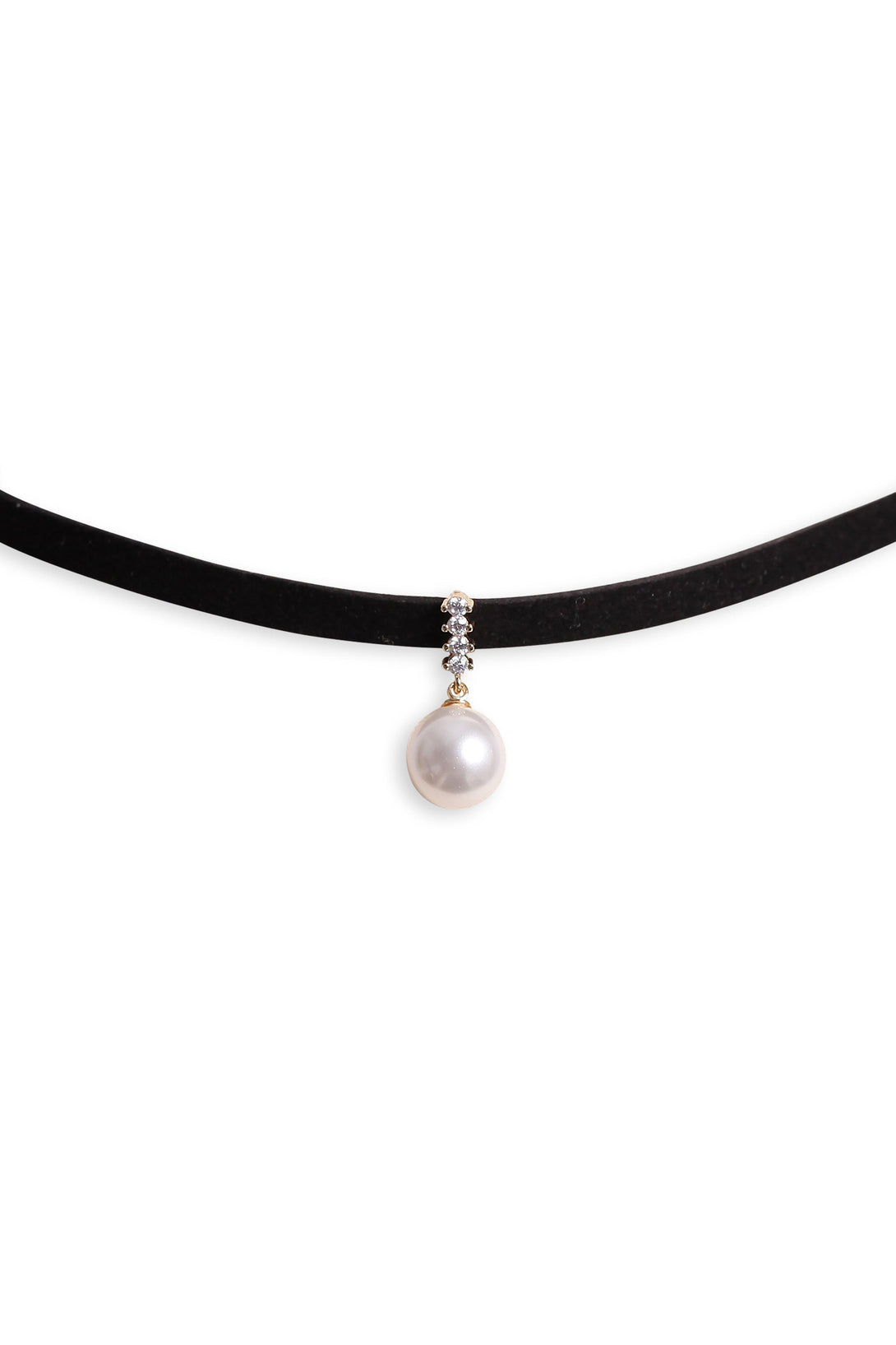 Simple pearl choker