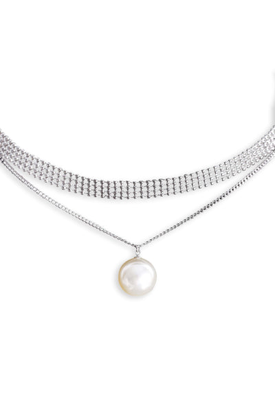 Chic Pearl Clasp Necklace
